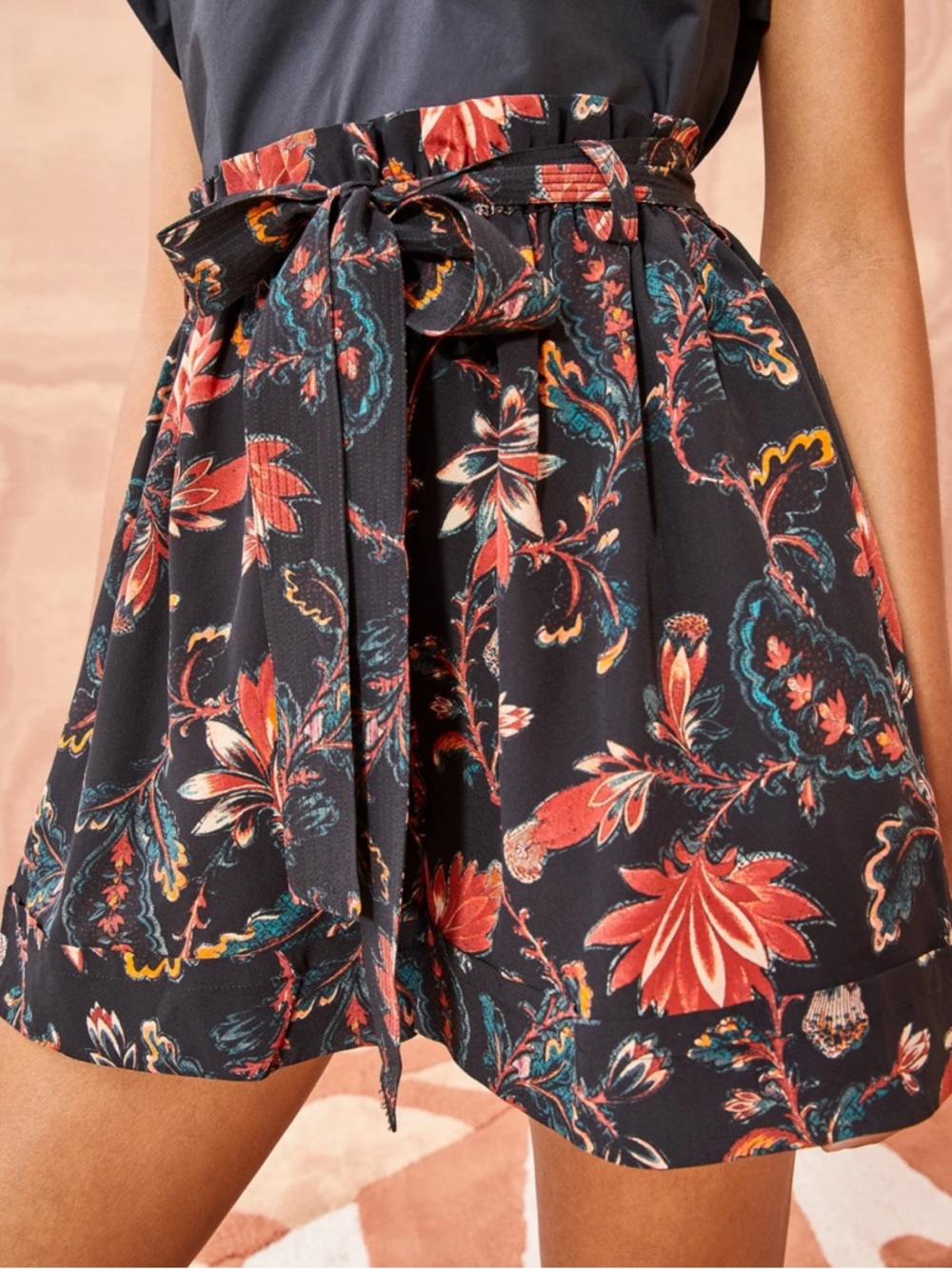Ulla Johnson Leica Shorts Size 2 Obsidian Floral 100% Silk Paperbag Waist